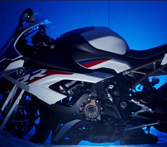 东北首辆BMW S1000 RR/XR摩托车，登陆沈阳业乔信宝
